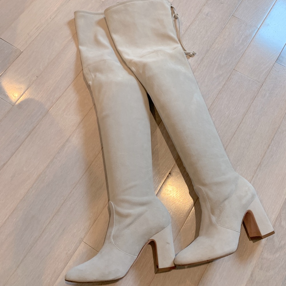 Stuart Weitzman size 5.5 pull-on over the suede knee boots.